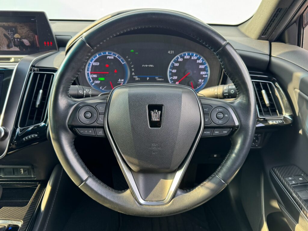クラウンハイブリッド RS