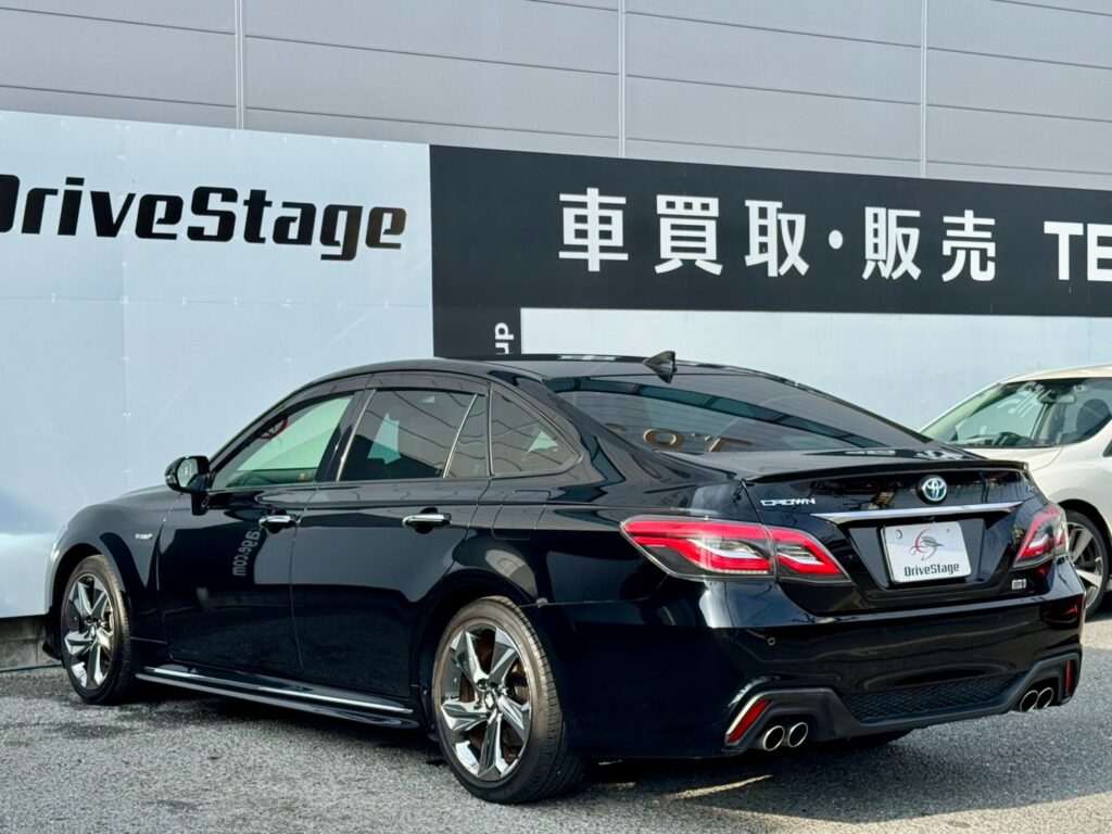 クラウンハイブリッド RS