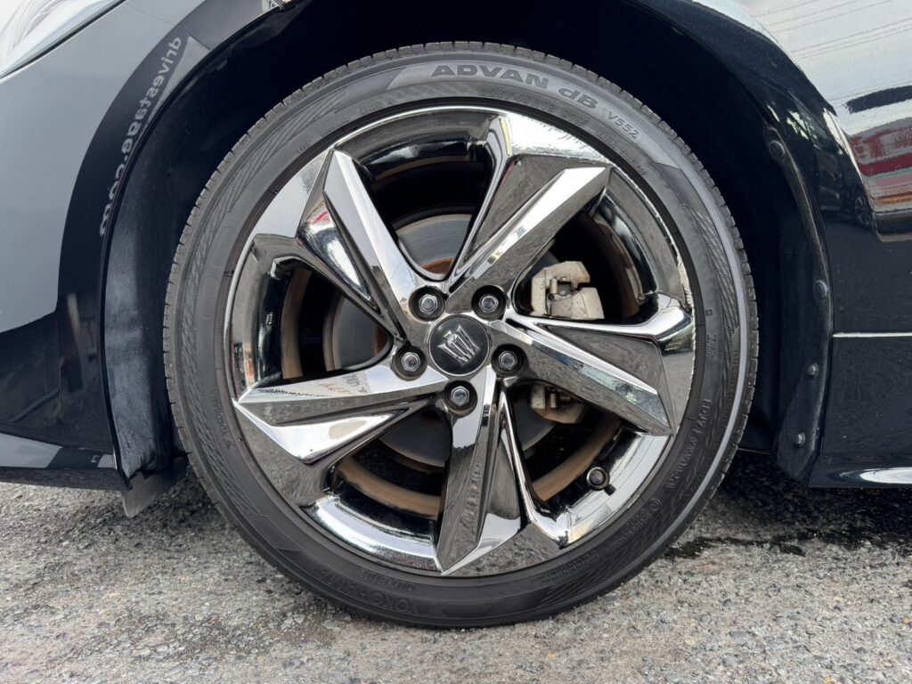 クラウンハイブリッド RS
