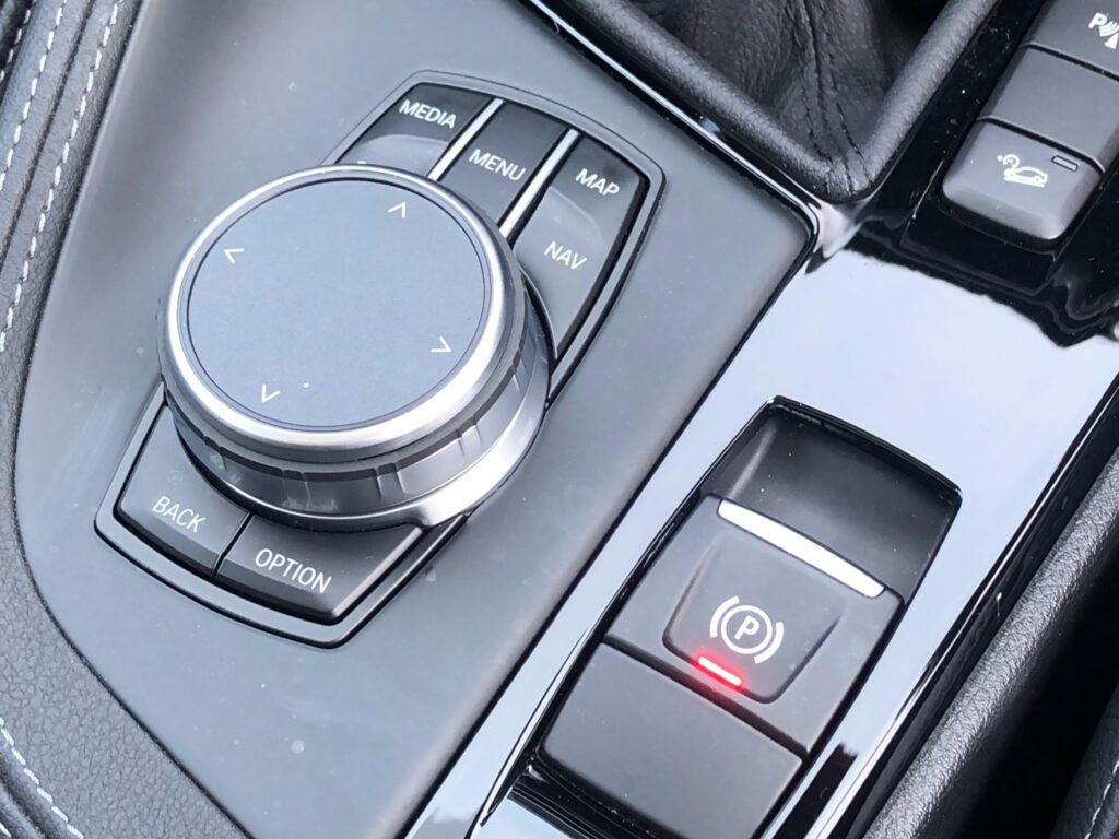 X1 xDrive 18d xライン
