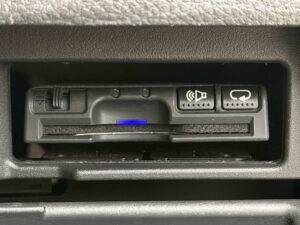 セレナ ハイウェイスター S-ハイブリッド エアロモード