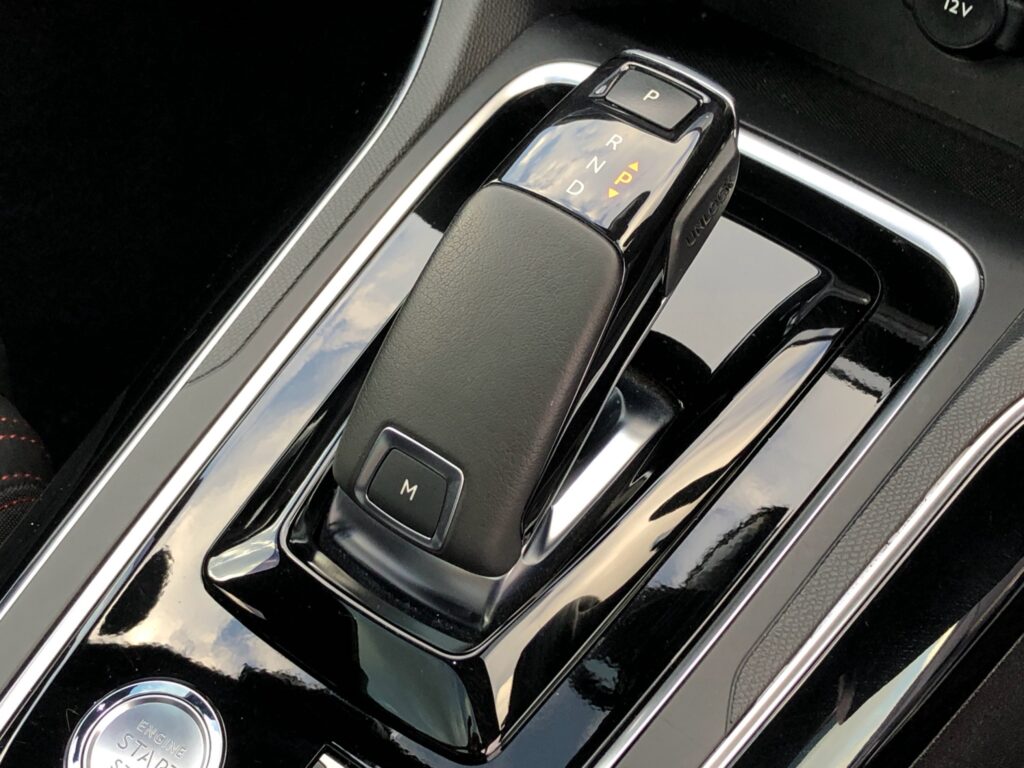 プジョー308SW GTブルーHDiディーゼルターボ