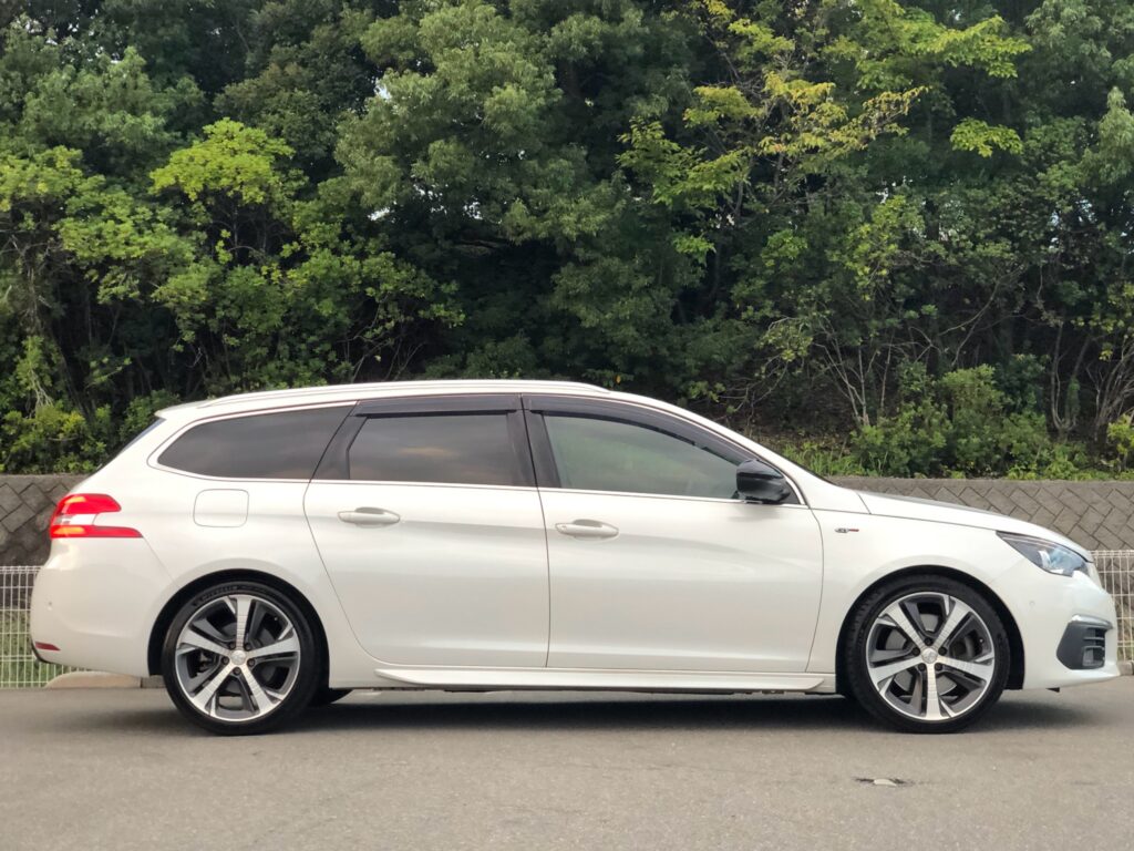プジョー308SW GTブルーHDiディーゼルターボ