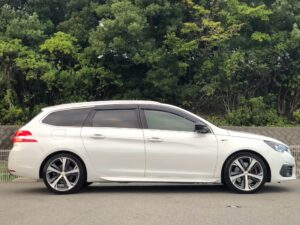 プジョー308SW GTブルーHDiディーゼルターボ