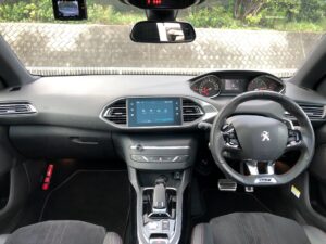 プジョー308SW GTブルーHDiディーゼルターボ