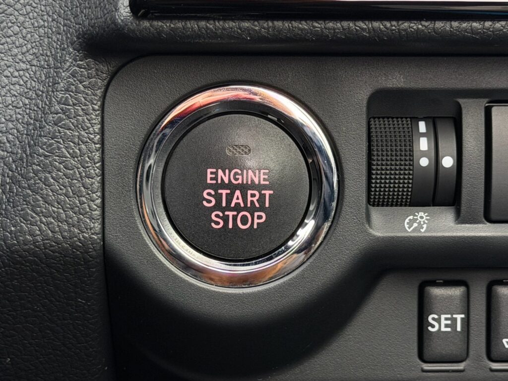 レヴォーグ 1.6STIスポーツ アイサイト 4WD