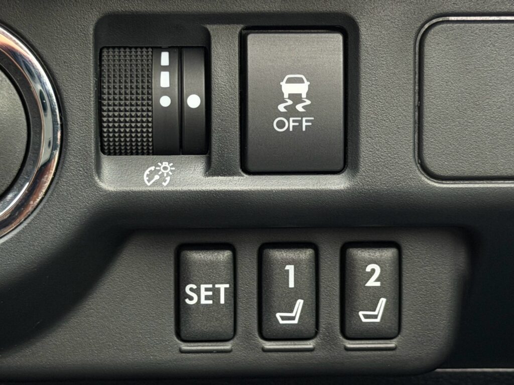 レヴォーグ 1.6STIスポーツ アイサイト 4WD