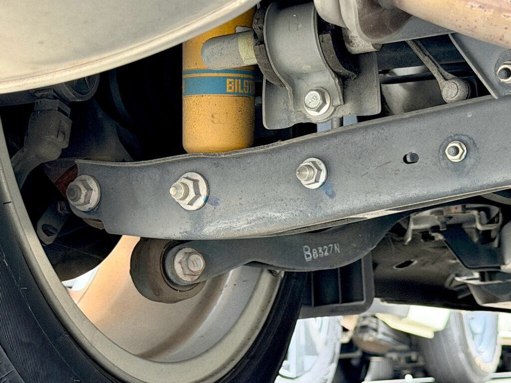 レヴォーグ 1.6STIスポーツ アイサイト 4WD