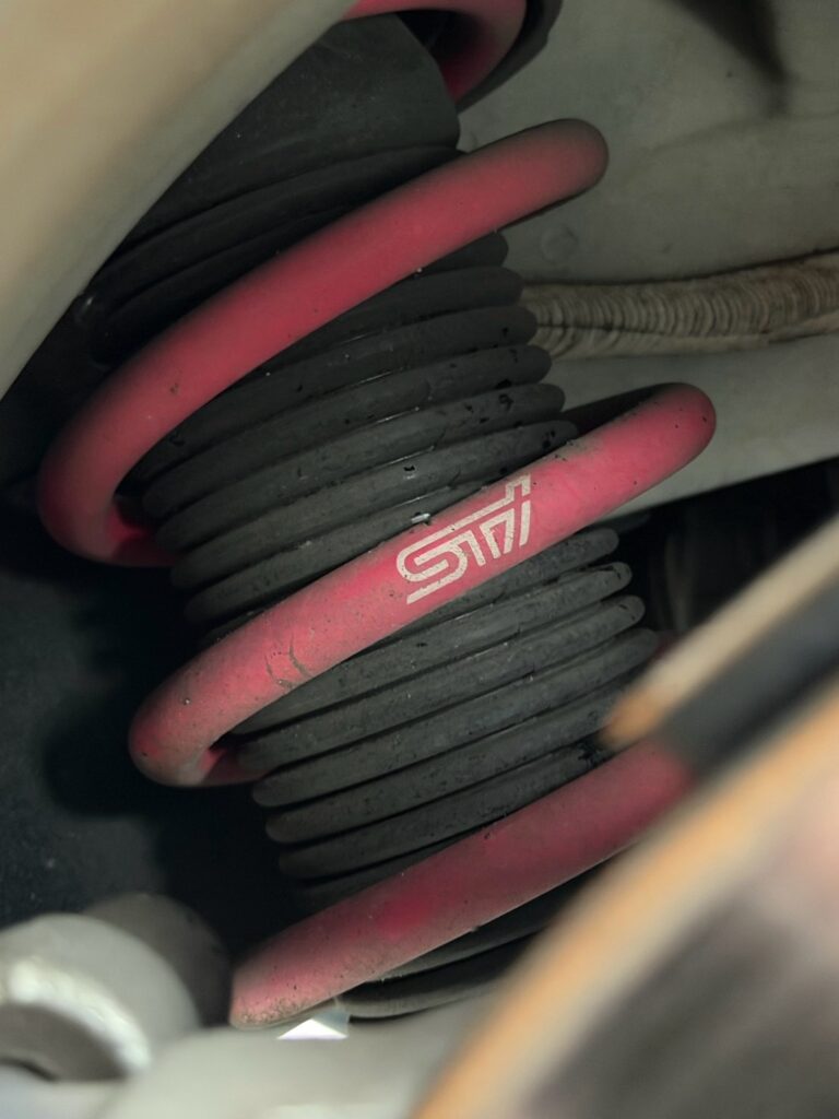 レヴォーグ 1.6STIスポーツ アイサイト 4WD