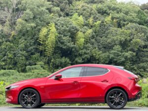マツダ３ファストバック 15S 2020WCDOTY記念車
