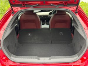 マツダ３ファストバック 15S 2020WCDOTY記念車