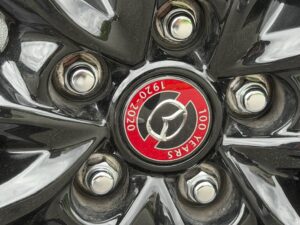 マツダ３ファストバック 15S 2020WCDOTY記念車