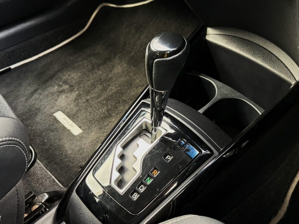 カローラフィールダー 1.5ハイブリッドG AツアラーW×B