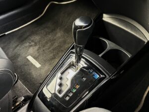 カローラフィールダー 1.5ハイブリッドG AツアラーW×B