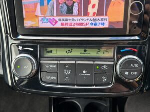 カローラフィールダー 1.5ハイブリッドG AツアラーW×B