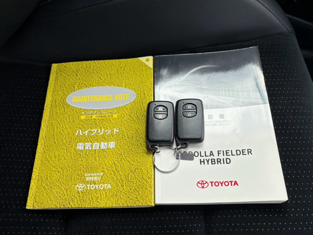 カローラフィールダー 1.5ハイブリッドG AツアラーW×B