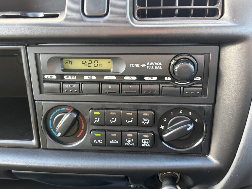 ボンゴバン DX