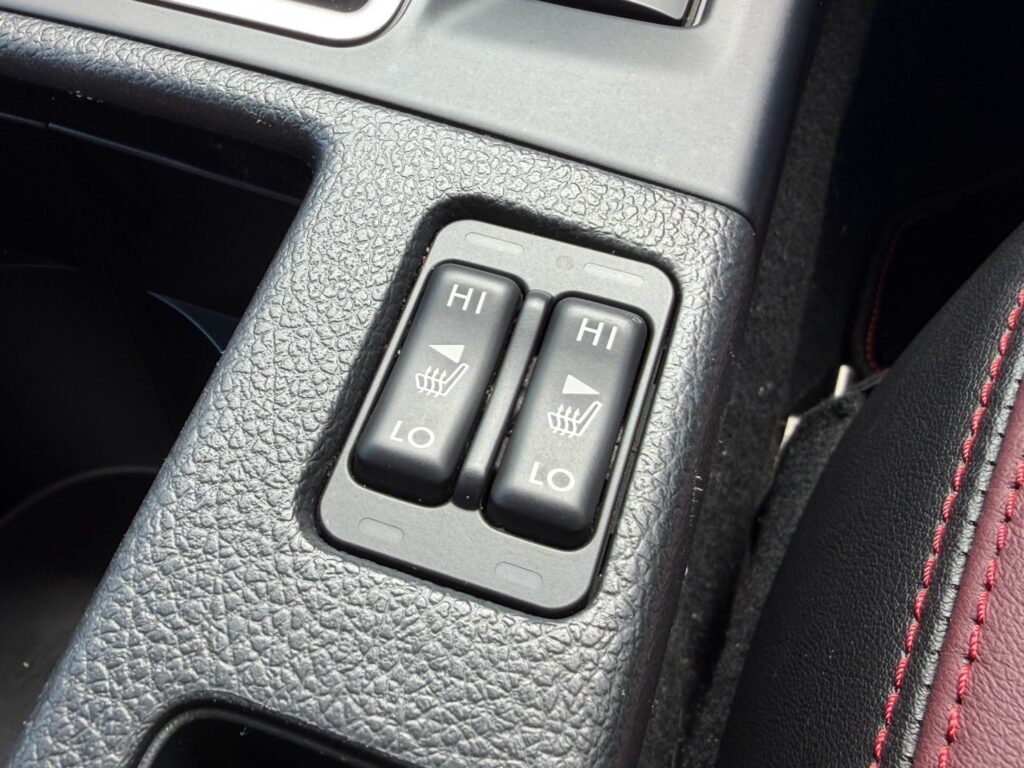 レヴォーグ 1.6STIスポーツ アイサイト 4WD