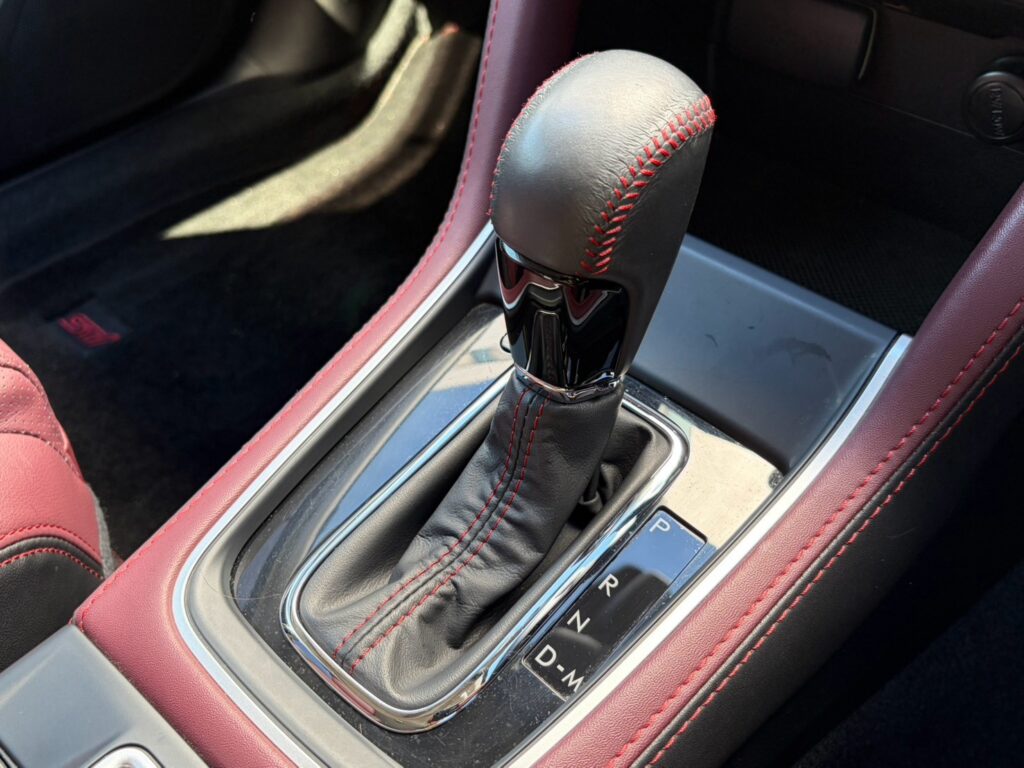レヴォーグ 1.6STIスポーツ アイサイト 4WD
