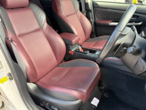 レヴォーグ 1.6STIスポーツ アイサイト 4WD