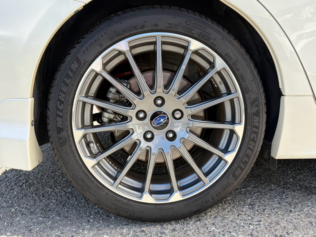 レヴォーグ 1.6STIスポーツ アイサイト 4WD