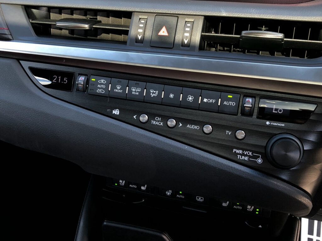 ES 300h Fスポーツ