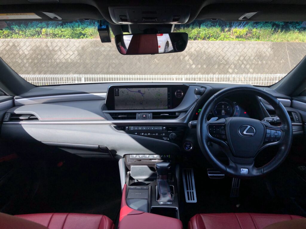 ES 300h Fスポーツ