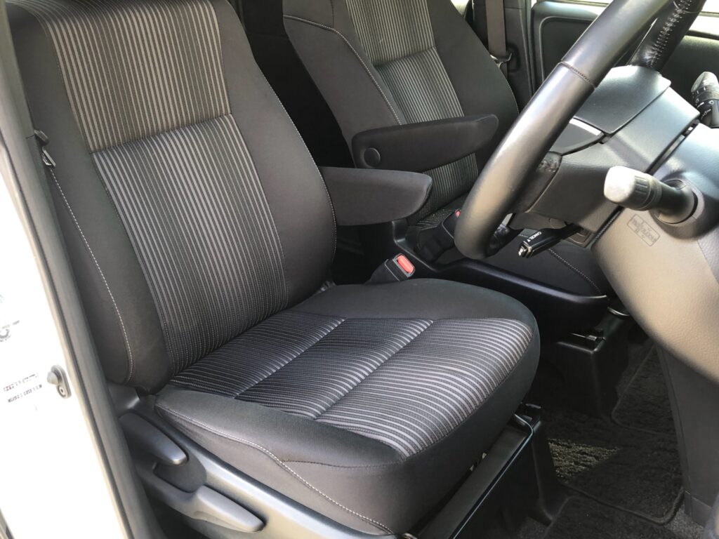 ヴォクシー ZS