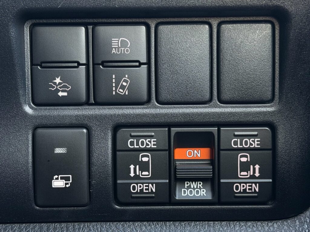 ヴォクシー ZS煌Ⅲ 4WD